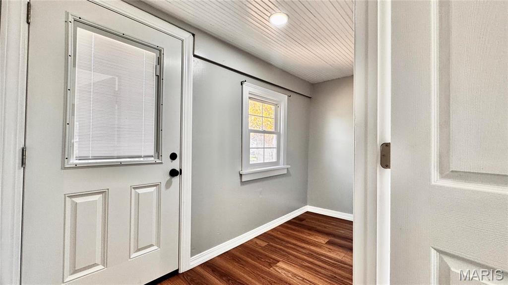 524 5th Street Bethalto, IL 62010 - Photo 3 of 36