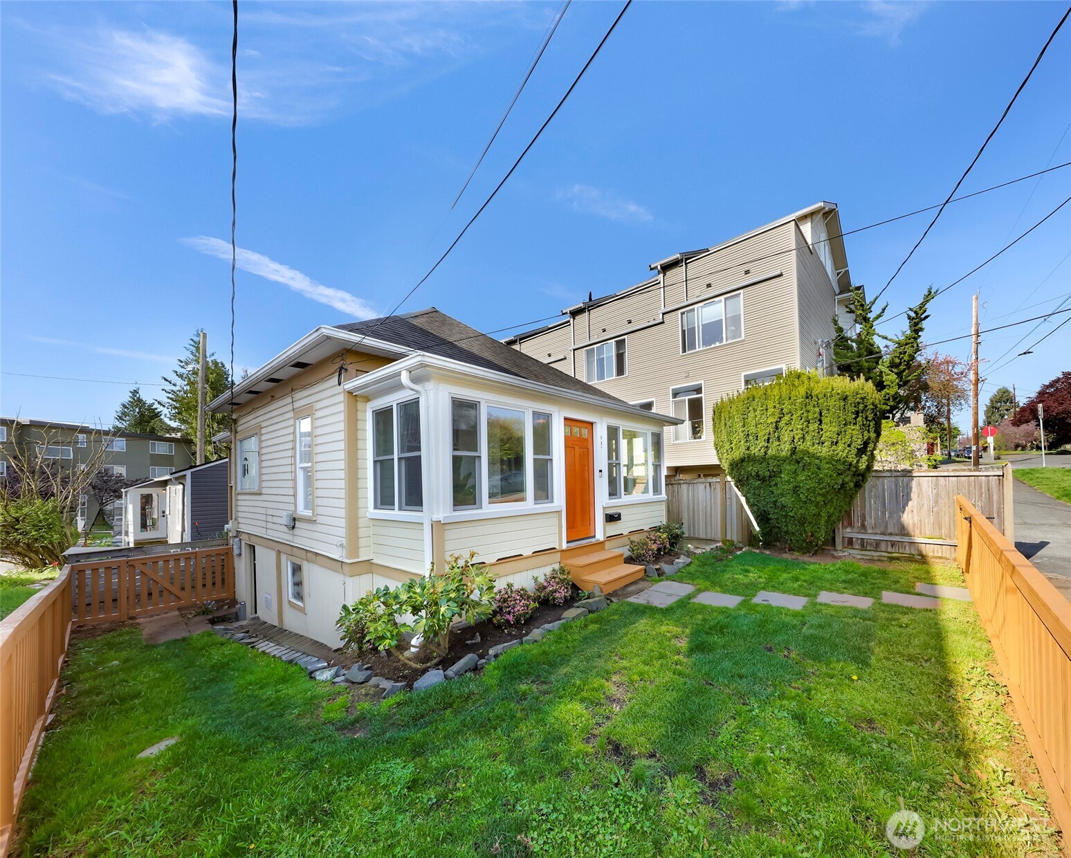 907 North 74th Street Seattle, WA 98103 - Photo 19 of 21 Gallery Image 19