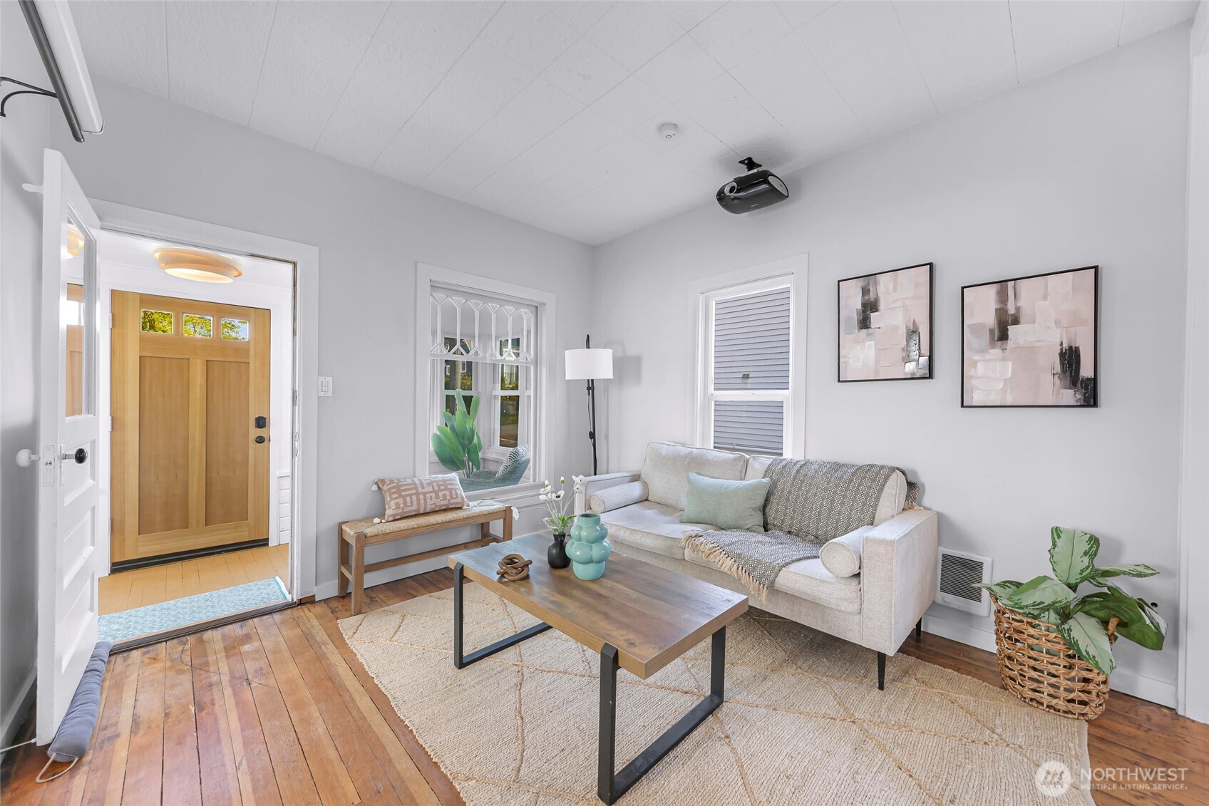 907 North 74th Street Seattle, WA 98103 - Photo 3 of 21 Gallery Image 3