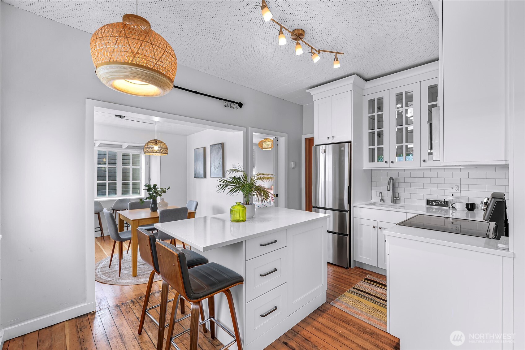 907 North 74th Street Seattle, WA 98103 - Photo 6 of 21 Gallery Image 6