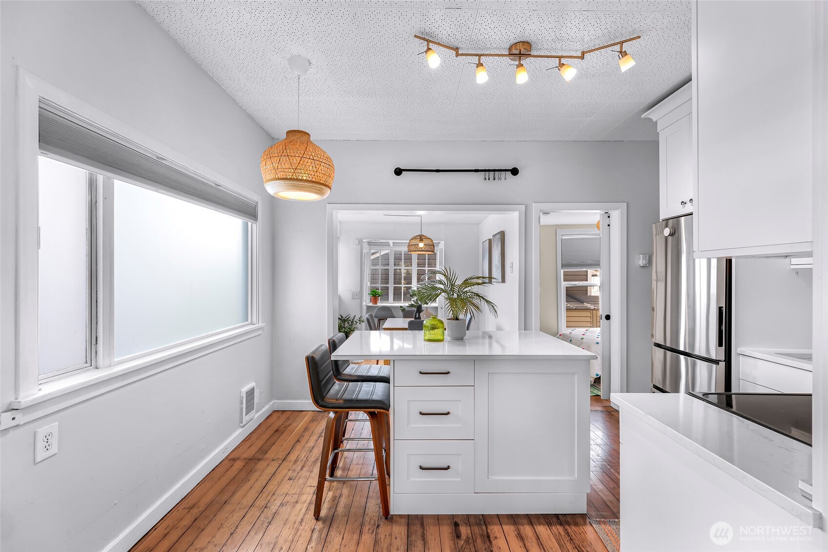 907 North 74th Street Seattle, WA 98103 - Photo 7 of 21 Gallery Image 7