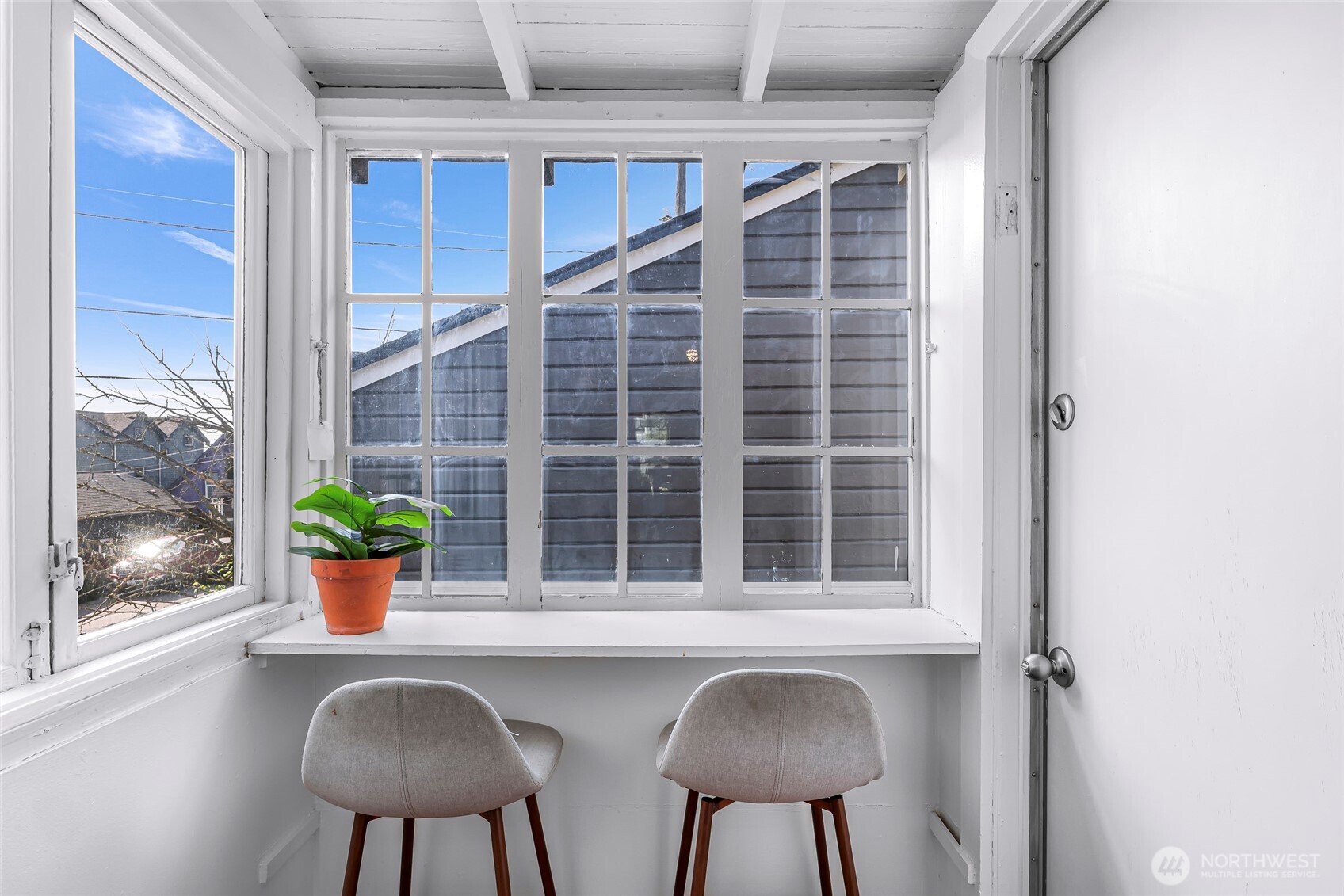 907 North 74th Street Seattle, WA 98103 - Photo 9 of 21 Gallery Image 9