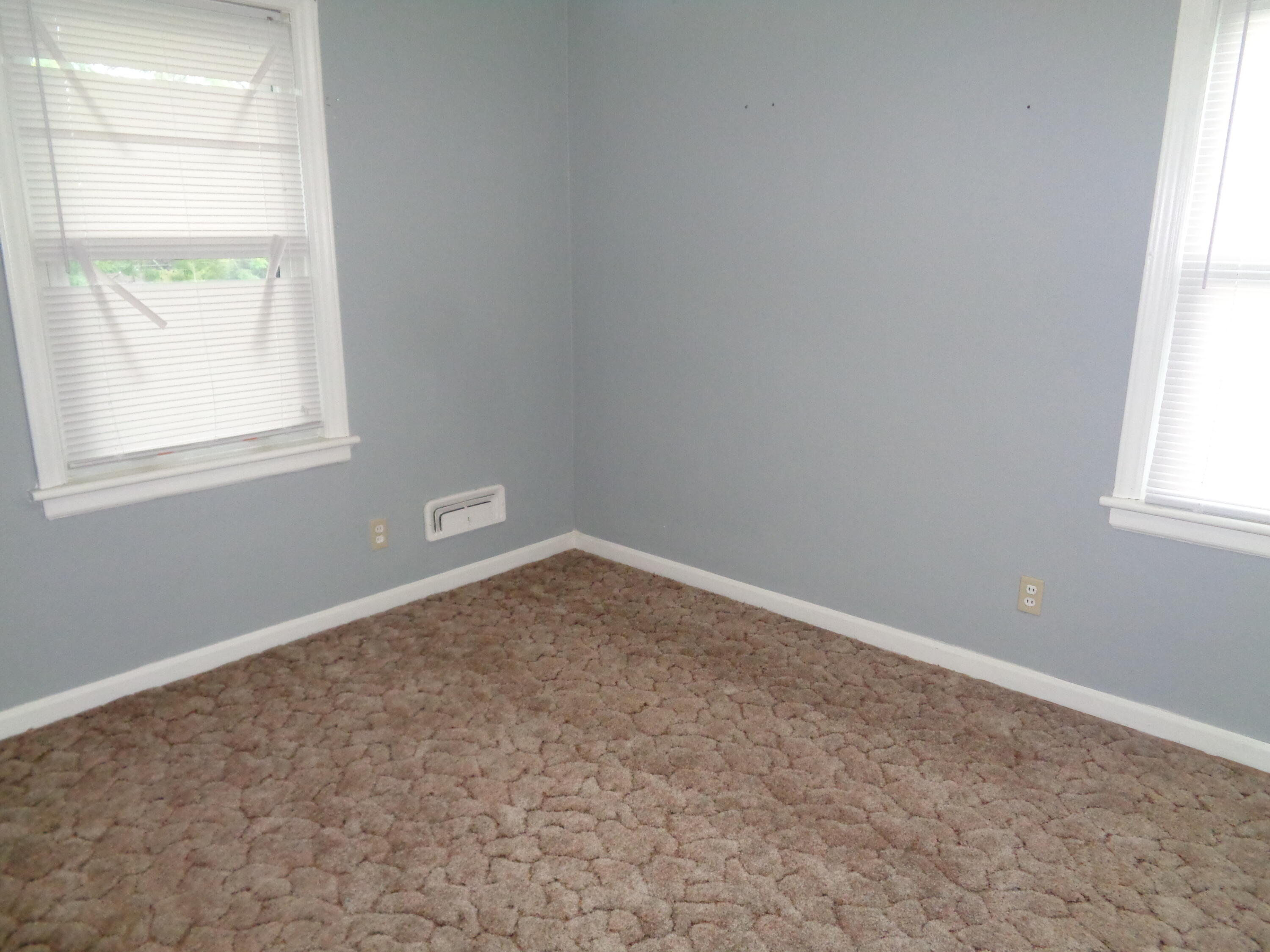 4319 Oliver Road Northeast Roanoke, VA 24012 - Photo 5 of 10 bedroom2