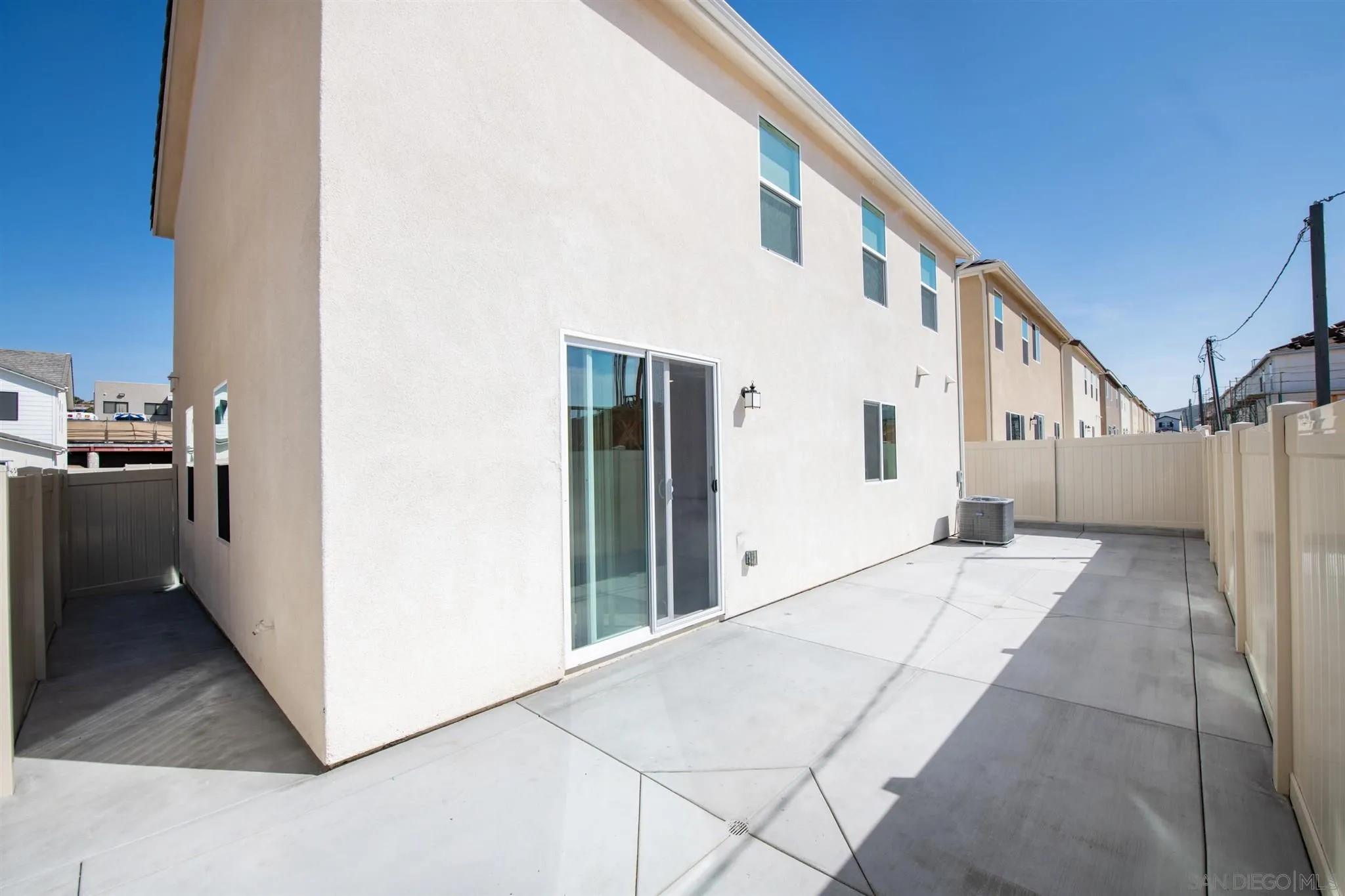 10711 Porter Terrace Spring Valley, CA 91978 - Photo 4 of 17 a view of a house with a hallway