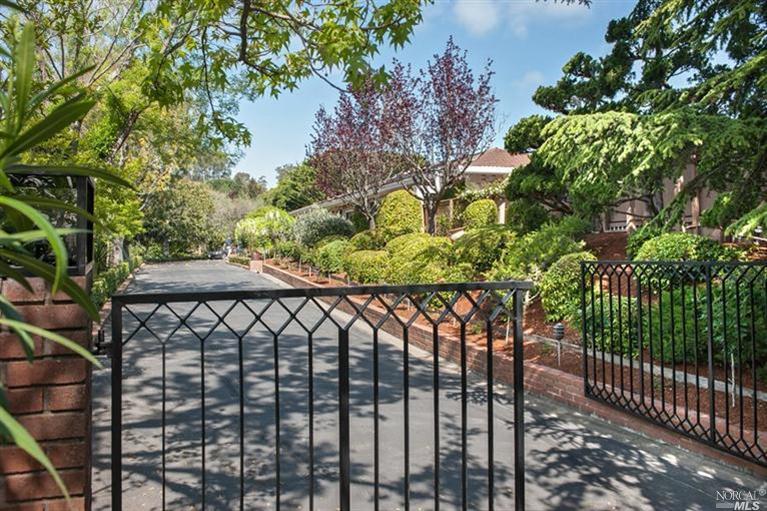 285 Summit Avenue San Rafael, CA 94901 - Photo 1 of 1 a view of a backyard