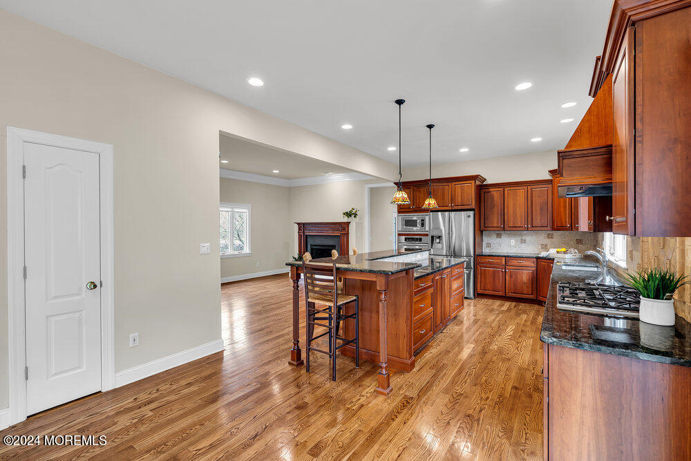 103 Obre Road Colts Neck, NJ 07722 - Photo 20 of 64 18_Kitchen_Eat In