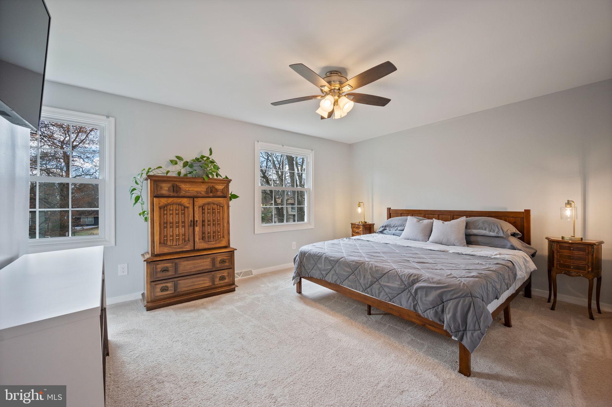 645 Ridgefield Court Glen Burnie, MD 21061 - Photo 18 of 62 Primary bedroom