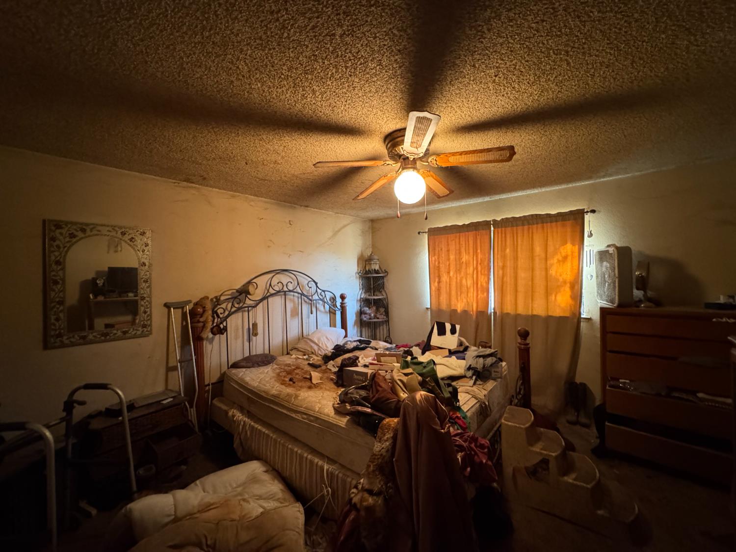 37307 Mistletoe Road Squaw Valley, CA 93675 - Photo 8 of 13 a view of a livingroom with furniture