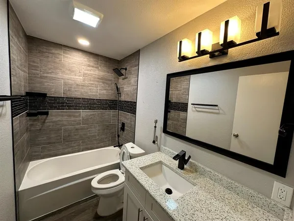 $3,350 | 927 South Riverside Drive, Grapevine, TX 76051