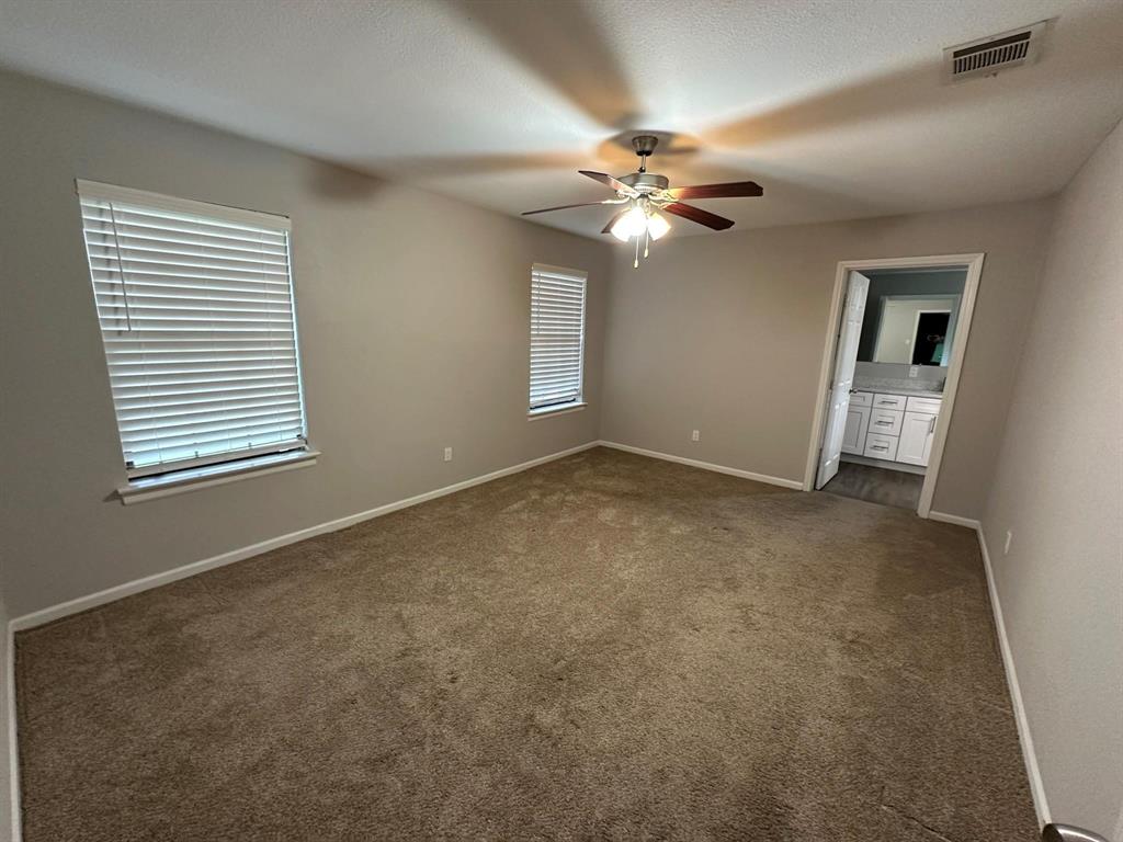 927 South Riverside Drive Grapevine, TX 76051 - Photo 8 of 17