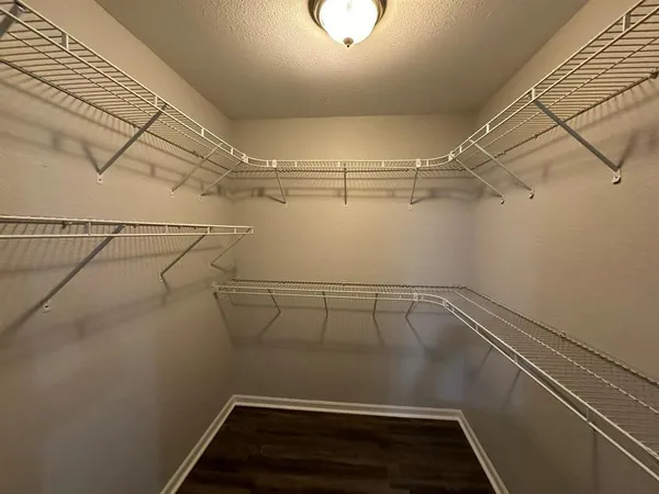 $3,350 | 927 South Riverside Drive, Grapevine, TX 76051