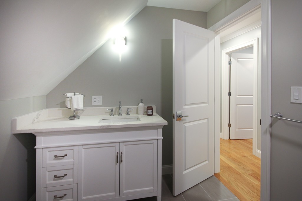 19 Traverse Street, Unit 3 Woburn, MA 01801 - Photo 33 of 41