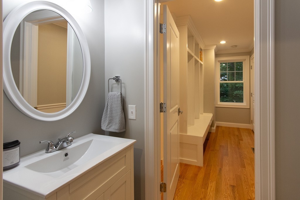 19 Traverse Street, Unit 3 Woburn, MA 01801 - Photo 8 of 41