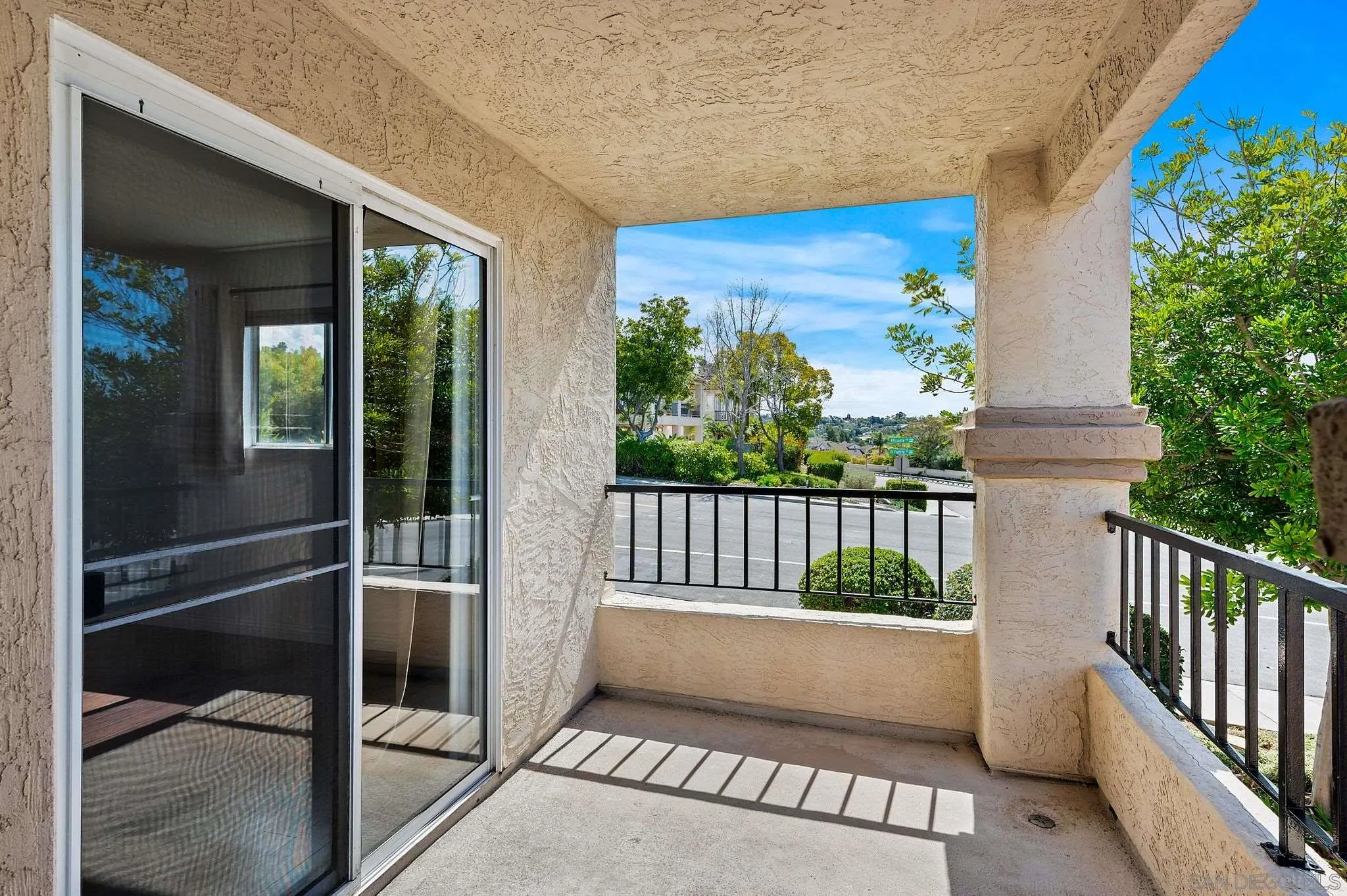 7488 Alicante Road Carlsbad, CA 92009 - Photo 7 of 47 Gallery Image 7
