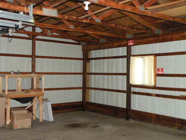 4525 Waugh Road Owosso, MI 48867 - Photo 15 of 20 31132567-14.JPG