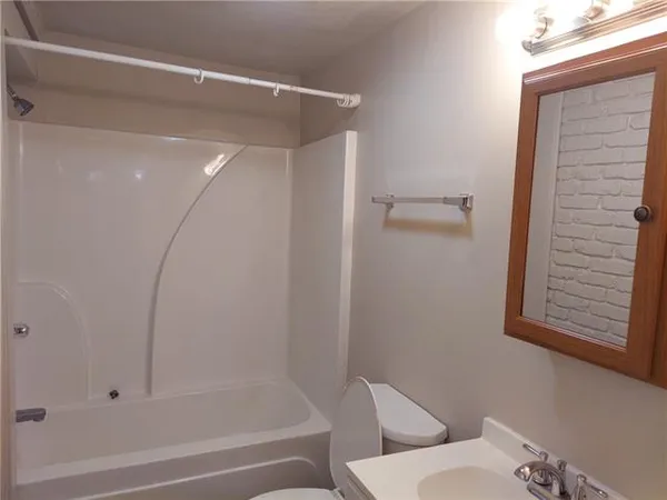 $800 | 3100 17th Street, Unit G, Metairie, LA 70002