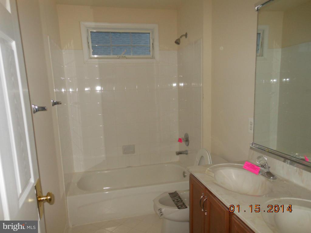 12705 Bright Spring Way Boyds, MD 20841 - Photo 11 of 20 Bath