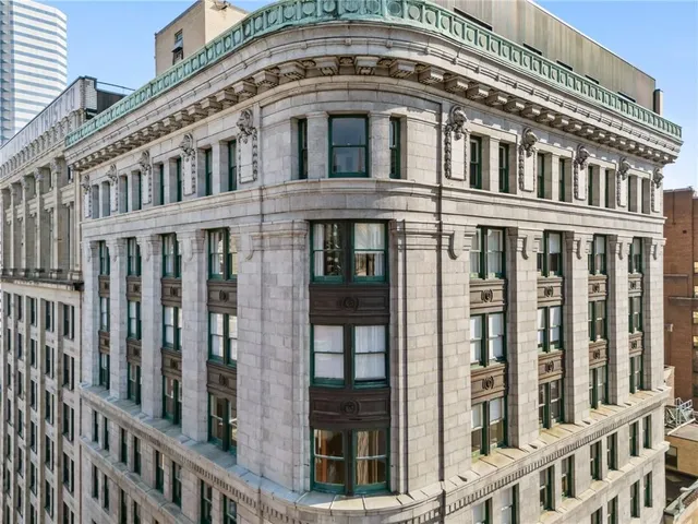 $799,900 | 306 Fourth Avenue, Unit 2101, Pittsburgh, PA 15222