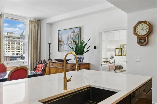 $799,900 | 306 Fourth Avenue, Unit 2101, Pittsburgh, PA 15222