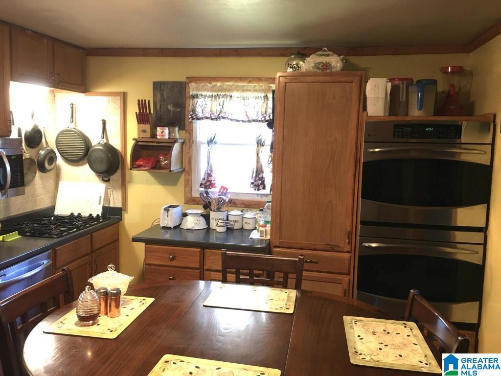 523 13th Street Sylacauga, AL 35150 - Photo 3 of 27