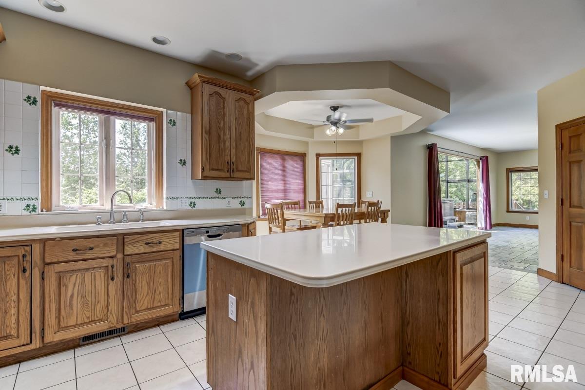 2517 Dickens Drive Springfield, IL 62711 - Photo 13 of 46 Gallery Image 13