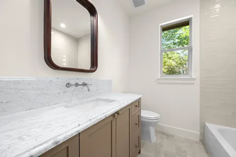 $985,000 | 2504 Sonoma Cove, Austin, TX 78738