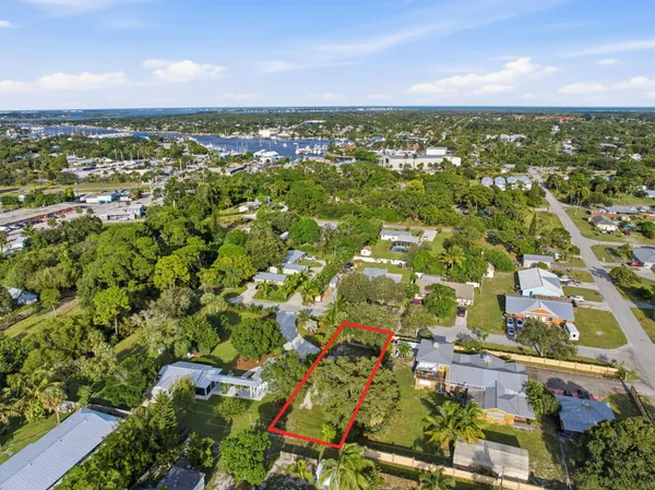 $109,900 | 5028 Southeast Driftwood Avenue, Stuart, FL 34997