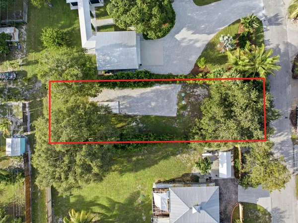 $109,900 | 5028 Southeast Driftwood Avenue, Stuart, FL 34997