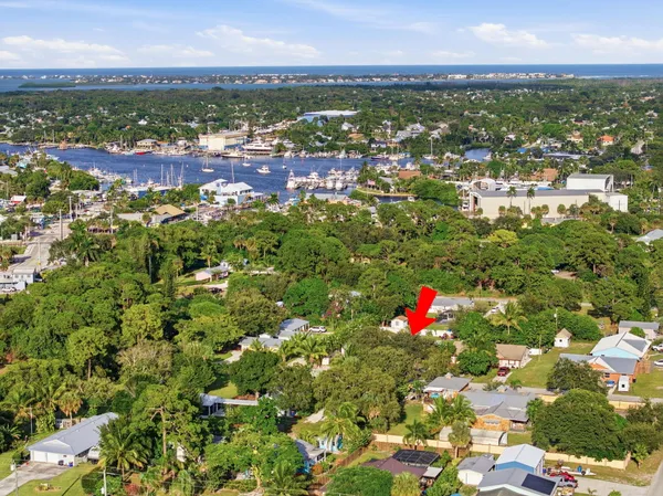 $109,900 | 5028 Southeast Driftwood Avenue, Stuart, FL 34997