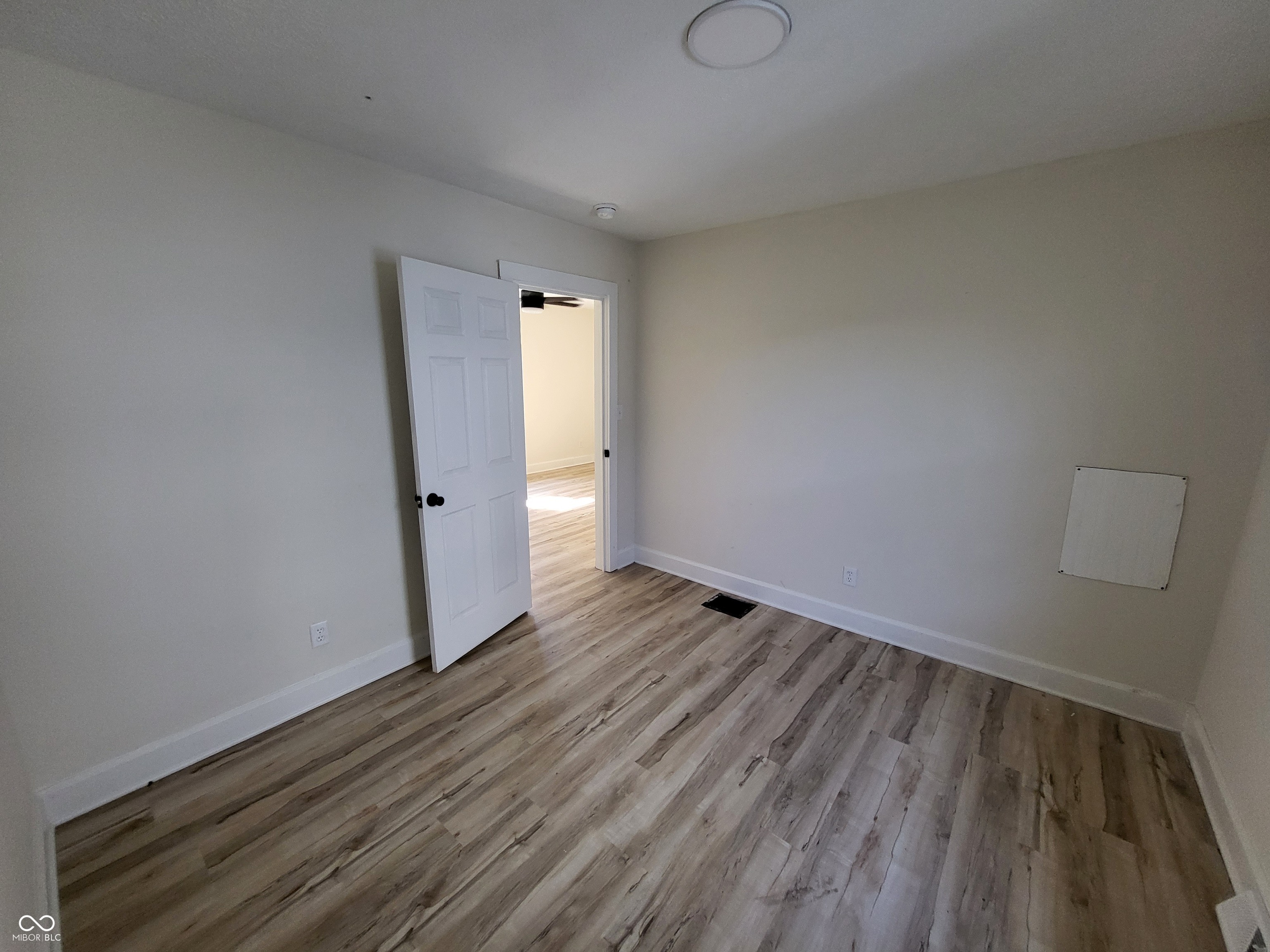 2462 Main Street Anderson, IN 46016 - Photo 7 of 15