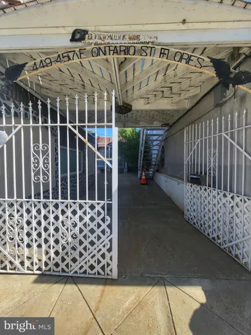 a view of a backyard of the house