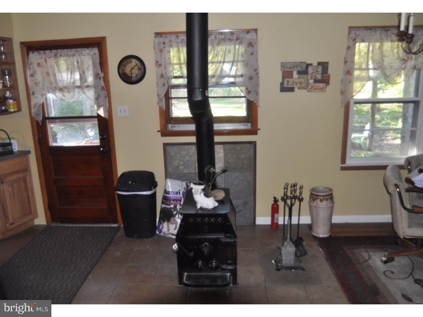 265 Buck Road Pittsgrove, NJ 08318 - Photo 5 of 18 Kitchen