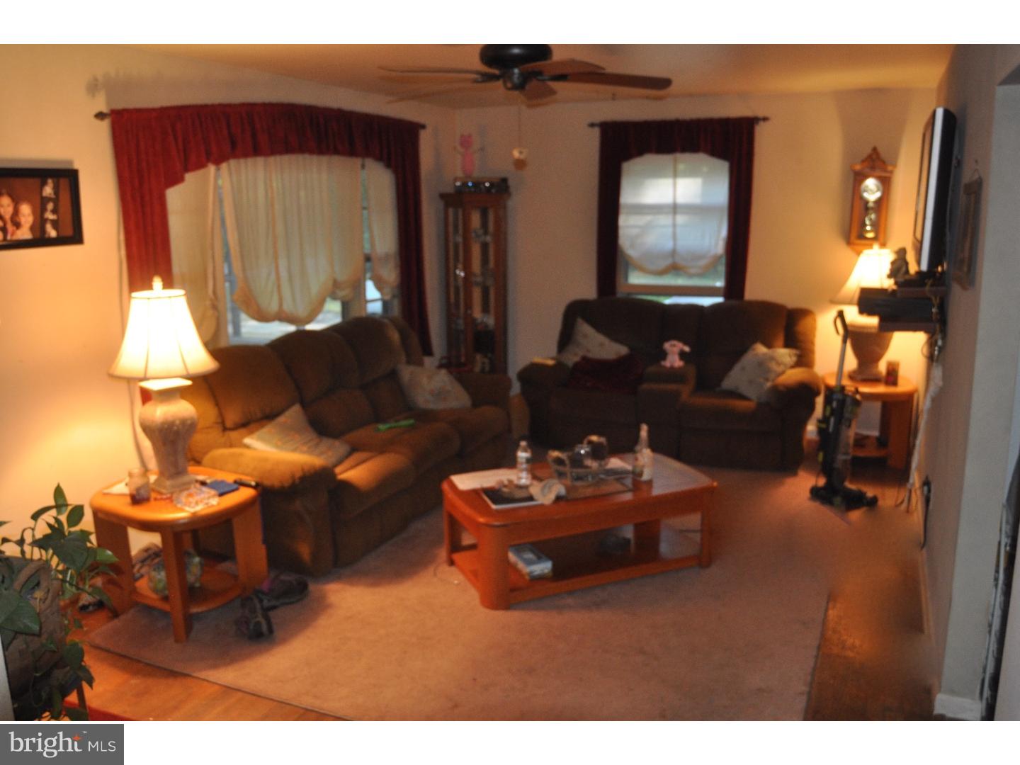 265 Buck Road Pittsgrove, NJ 08318 - Photo 7 of 18 Living Room