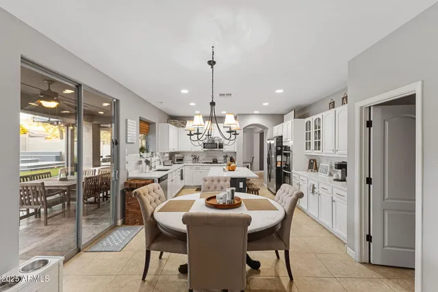 $899,999 | 1918 West Bonanza Lane, Phoenix, AZ 85085