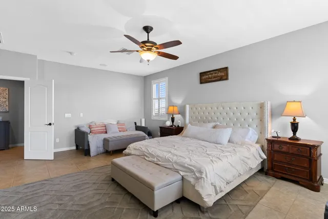 $899,999 | 1918 West Bonanza Lane, Phoenix, AZ 85085