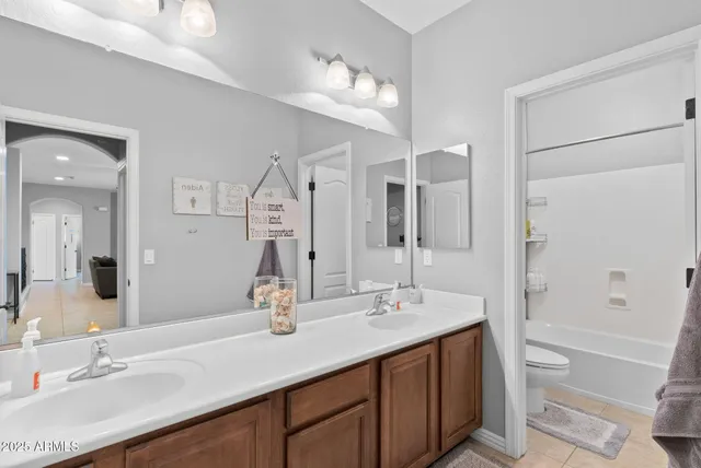 $899,999 | 1918 West Bonanza Lane, Phoenix, AZ 85085