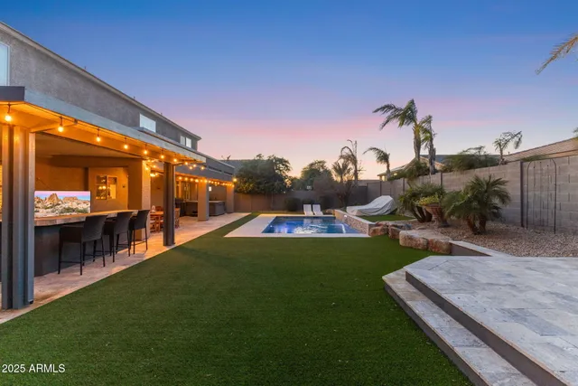 $899,999 | 1918 West Bonanza Lane, Phoenix, AZ 85085