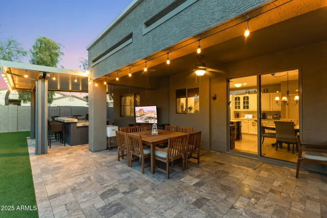 $899,999 | 1918 West Bonanza Lane, Phoenix, AZ 85085