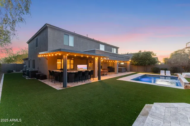 $899,999 | 1918 West Bonanza Lane, Phoenix, AZ 85085