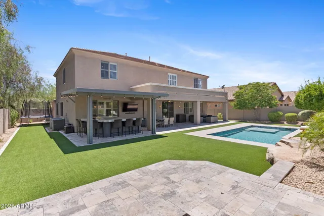 $899,999 | 1918 West Bonanza Lane, Phoenix, AZ 85085