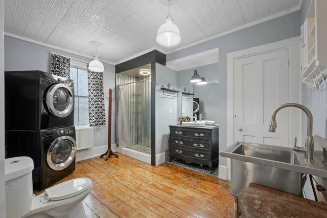 $475,000 | 306 Maine Avenue, Farmingdale, ME 04344