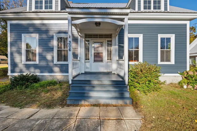 $475,000 | 306 Maine Avenue, Farmingdale, ME 04344