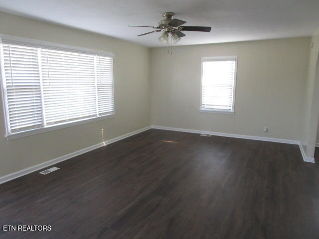 9320 East Emory Road Corryton, TN 37721 - Photo 6 of 11 IMG_4228