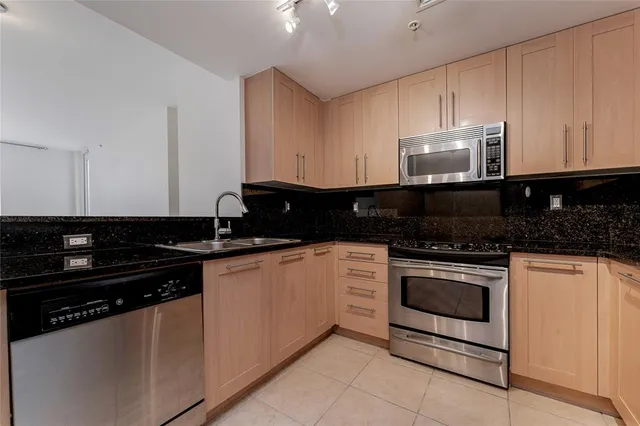 $3,600 | 511 Southeast 5th Avenue, Unit 803, Fort Lauderdale, FL 33301