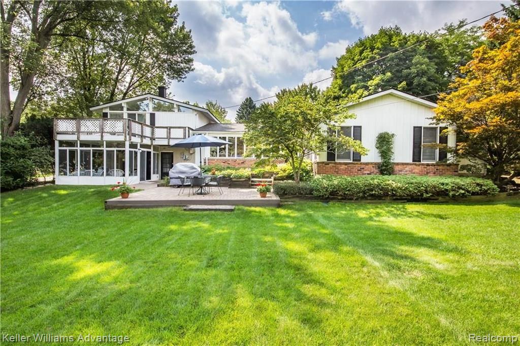36508 West Lyman Road Farmington Hills, MI 48331 - Photo 2 of 63