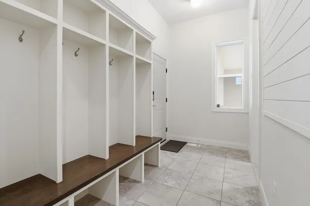 $1,800,000 | 5840 Prestwick Court, Excelsior, MN 55331