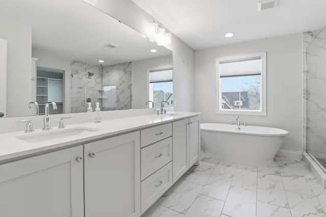 $1,800,000 | 5840 Prestwick Court, Excelsior, MN 55331