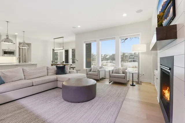 $1,800,000 | 5840 Prestwick Court, Excelsior, MN 55331