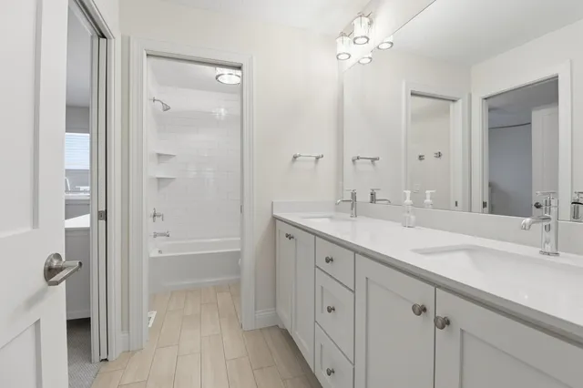 $1,800,000 | 5840 Prestwick Court, Excelsior, MN 55331