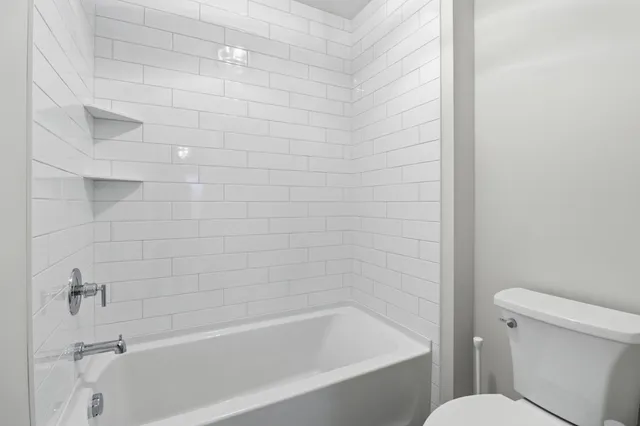 $1,800,000 | 5840 Prestwick Court, Excelsior, MN 55331